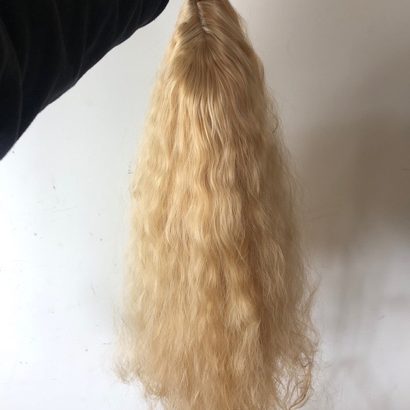 ✨Blonde W/highlights 28 ” CURLY cosplay wig *NWT* main image 4